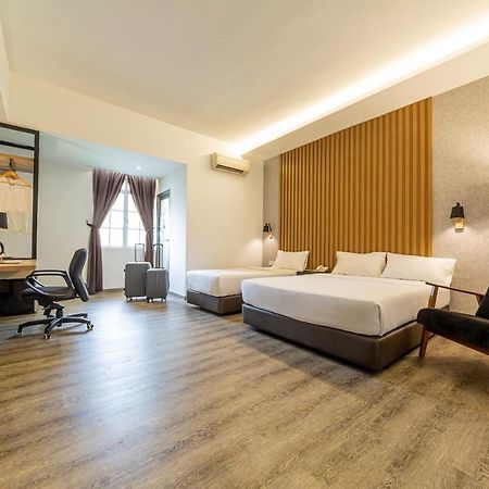 Thy Executive Hotel Джохор-Бару Екстер'єр фото