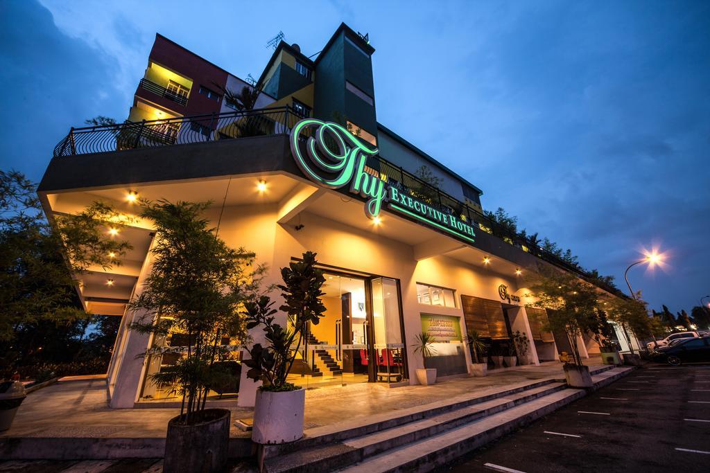 Thy Executive Hotel Джохор-Бару Екстер'єр фото