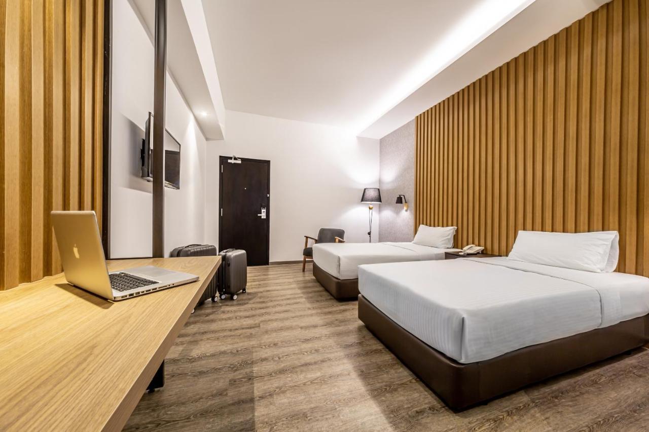 Thy Executive Hotel Джохор-Бару Екстер'єр фото